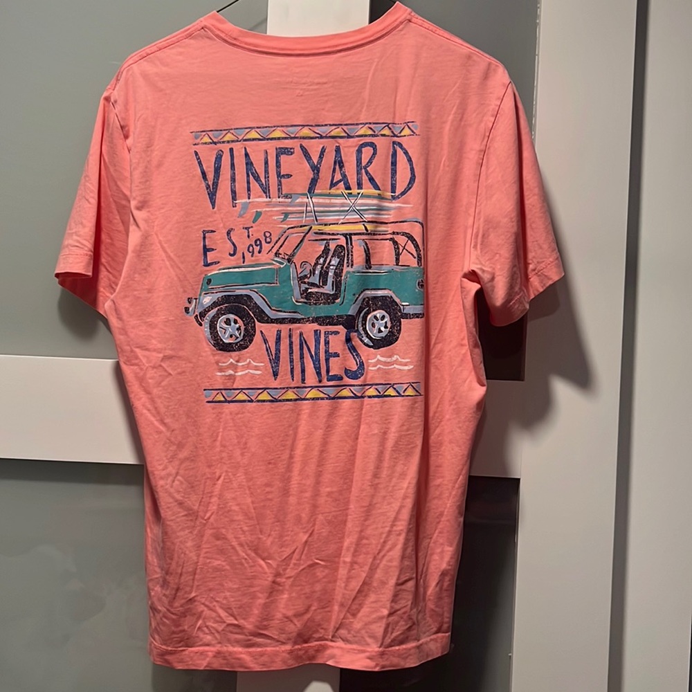 Vineyard vines t shirt